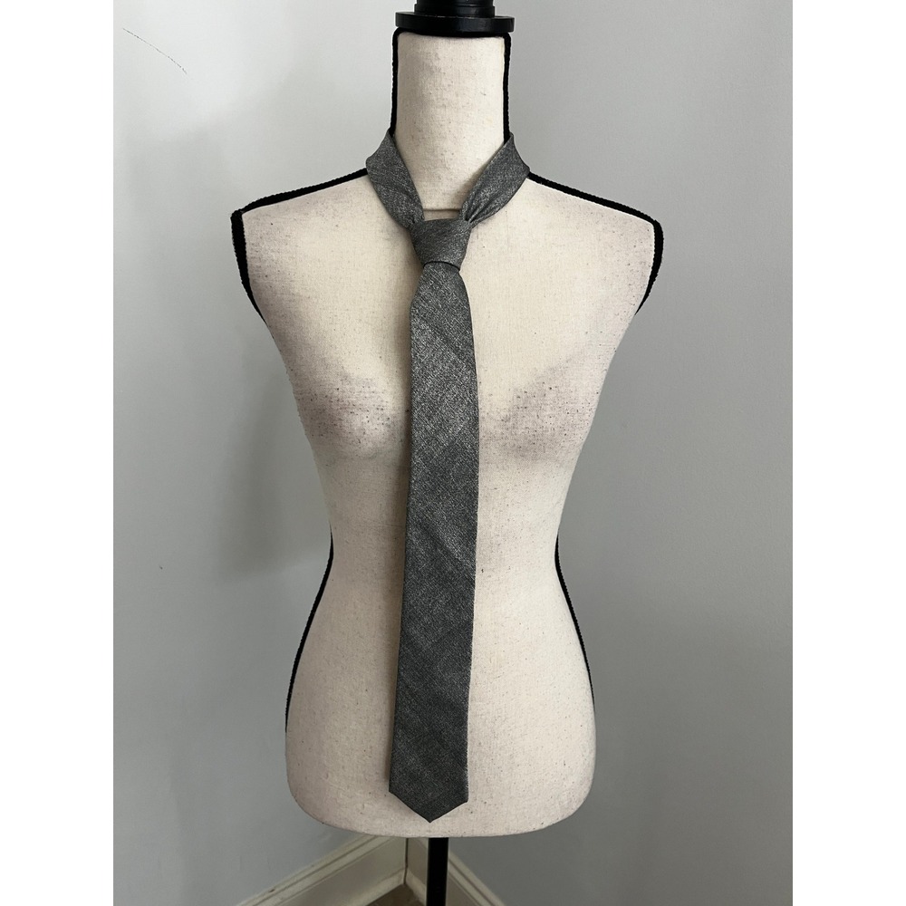 Calvin Klein Men's Grey Plaid Silk Tie Silver Charcoal Textured Slim Necktie